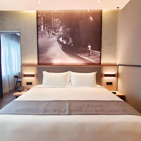 Hotel Royal Signature Kuala Lumpur Exterior photo Deluxe Room