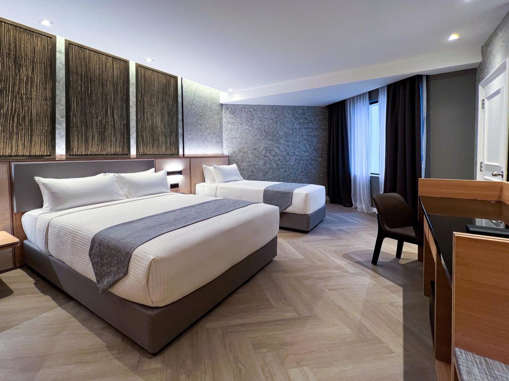 Hotel Royal Signature Kuala Lumpur Exterior photo Deluxe Family Room