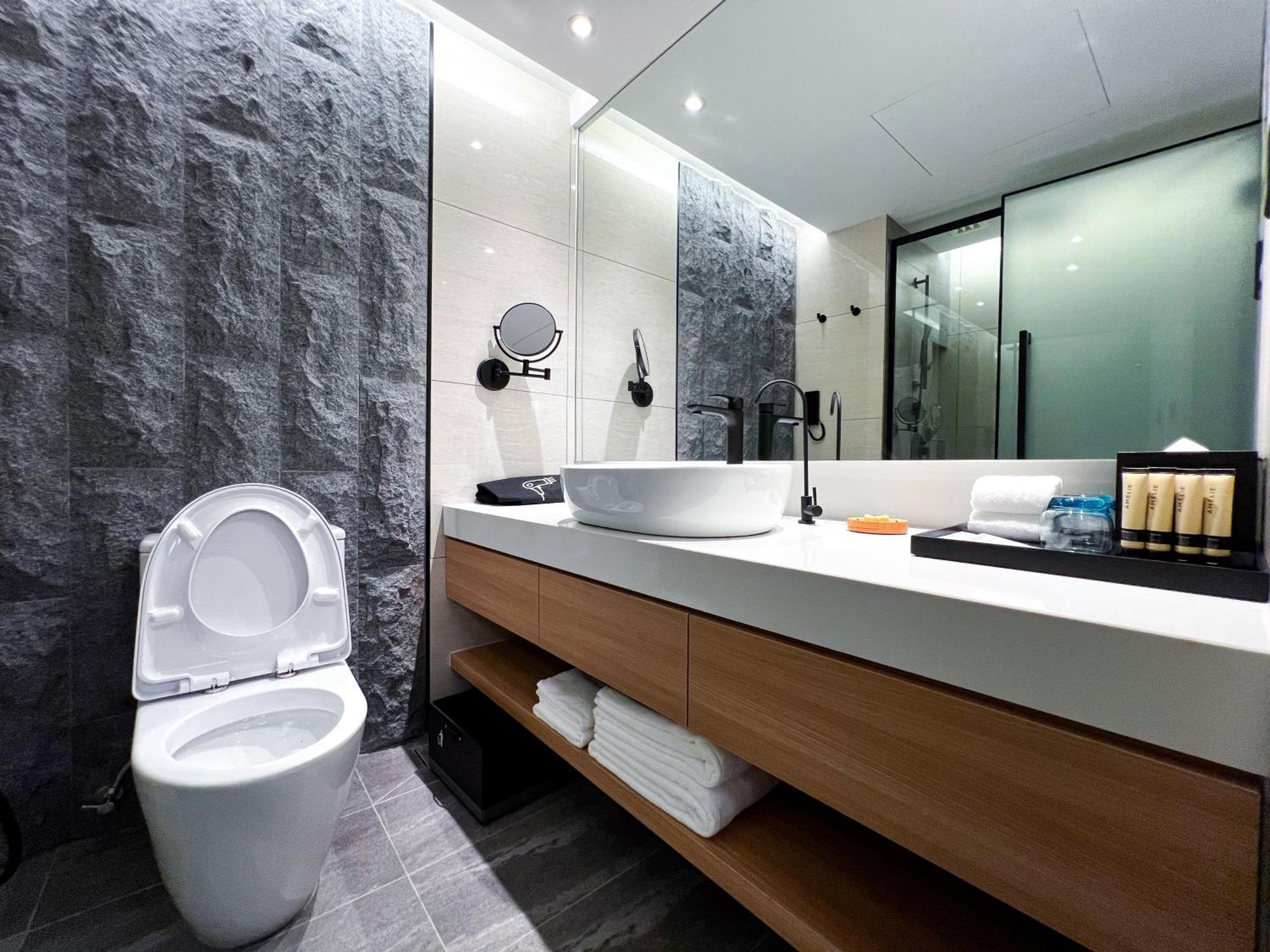 Hotel Royal Signature Kuala Lumpur Exterior photo Bathroom
