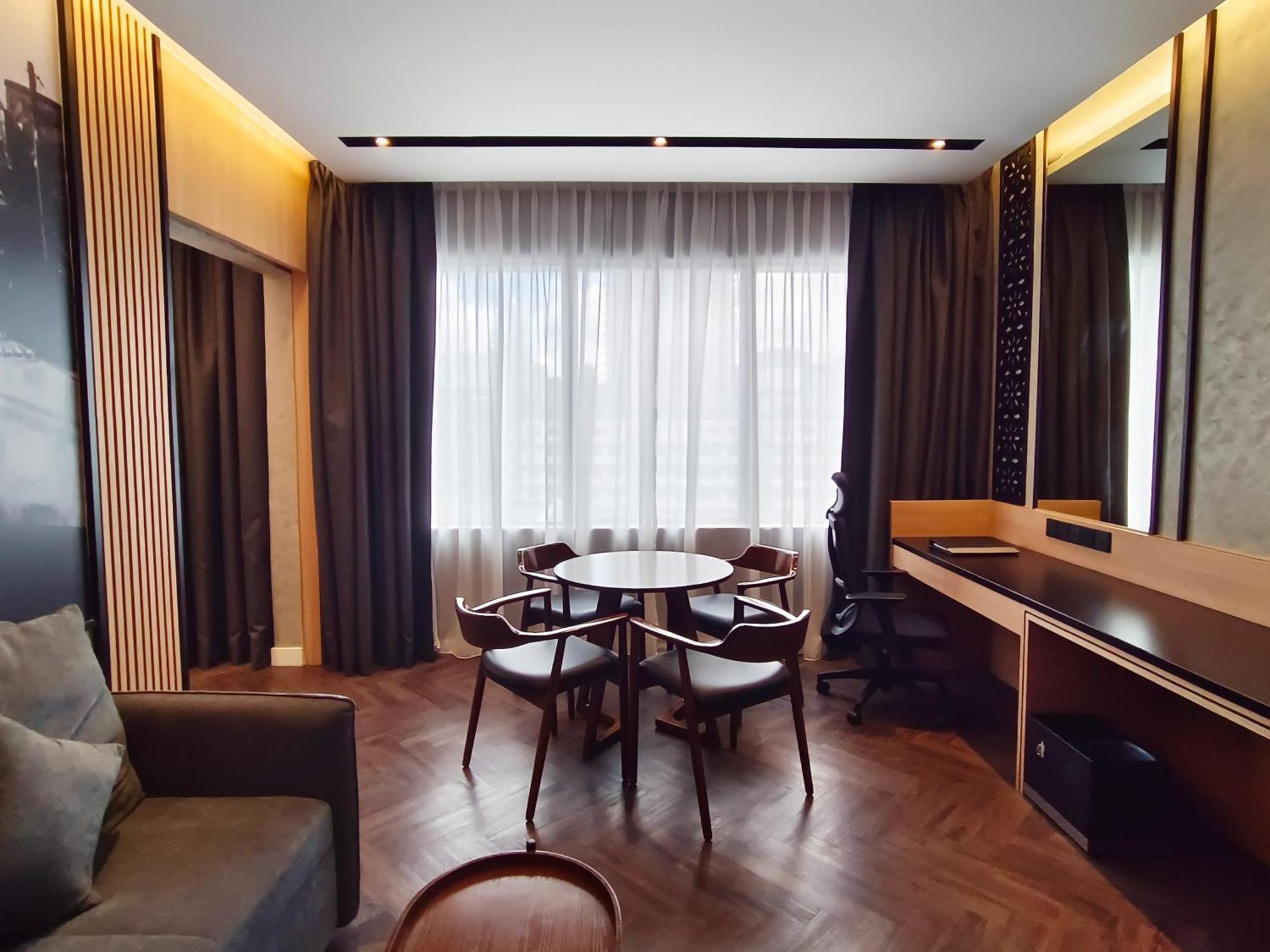 Hotel Royal Signature Kuala Lumpur Exterior photo A room at the hotel
