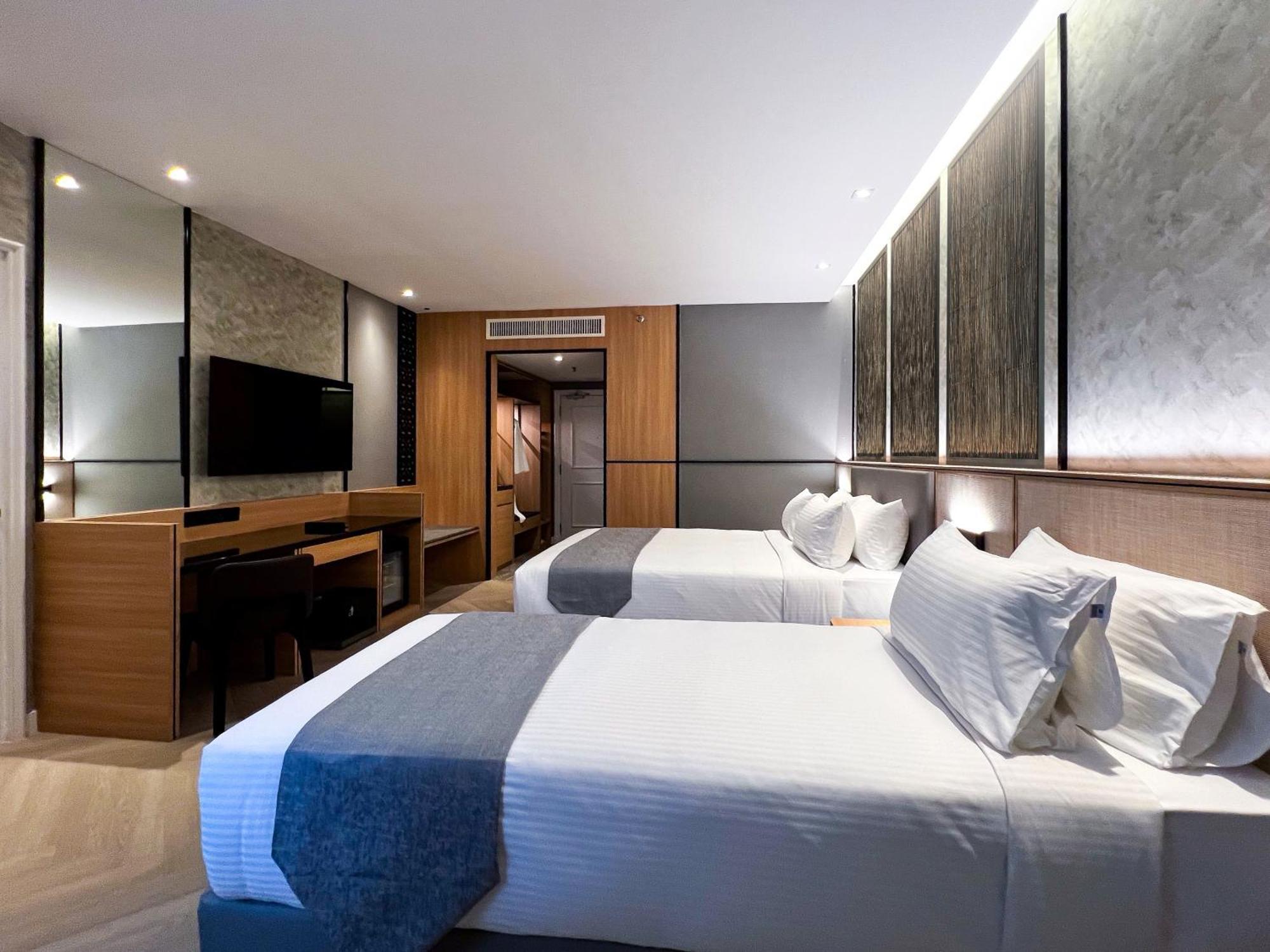 Hotel Royal Signature Kuala Lumpur Exterior photo Deluxe Room