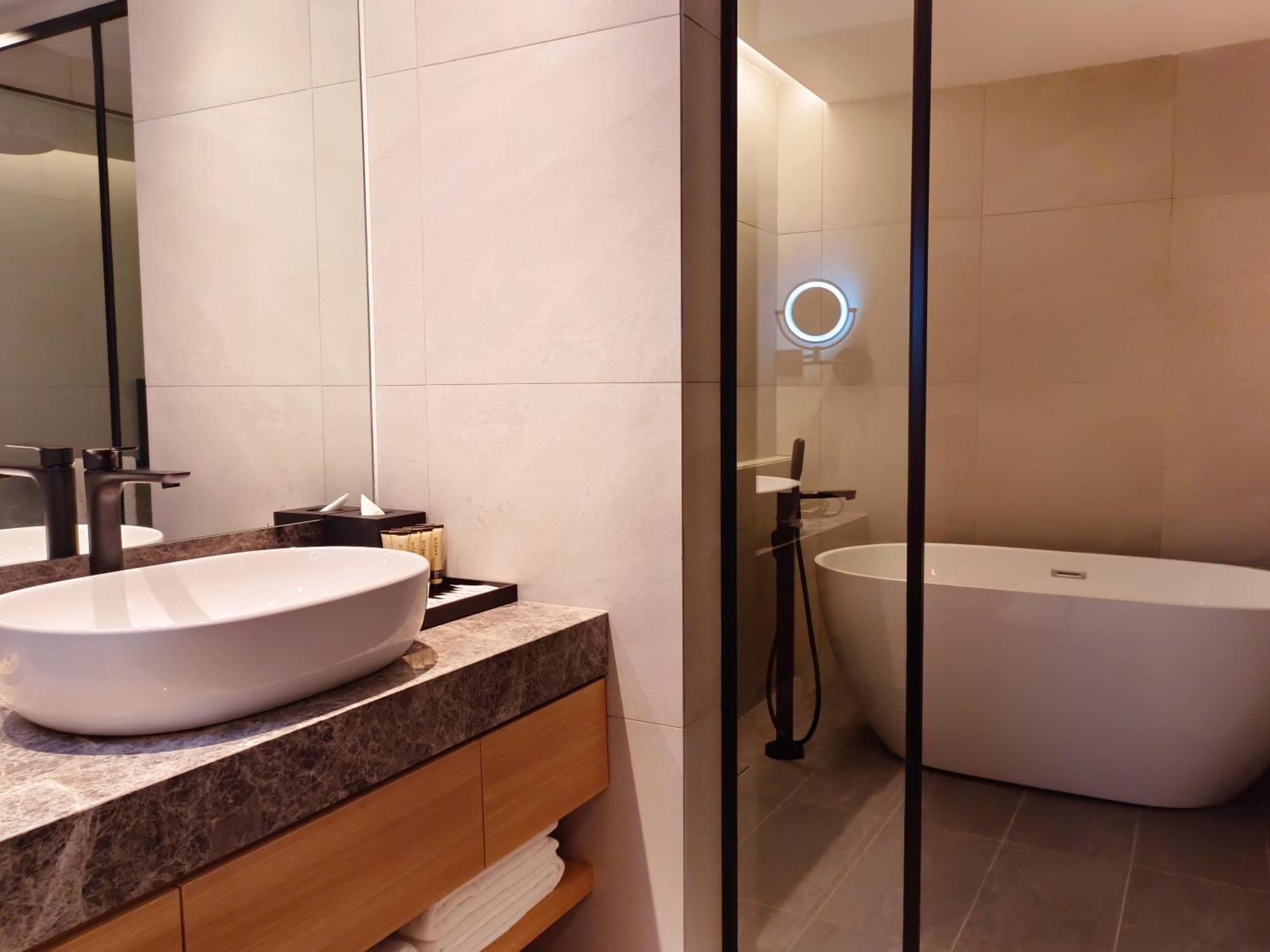 Hotel Royal Signature Kuala Lumpur Exterior photo Bathroom of a Deluxe Room