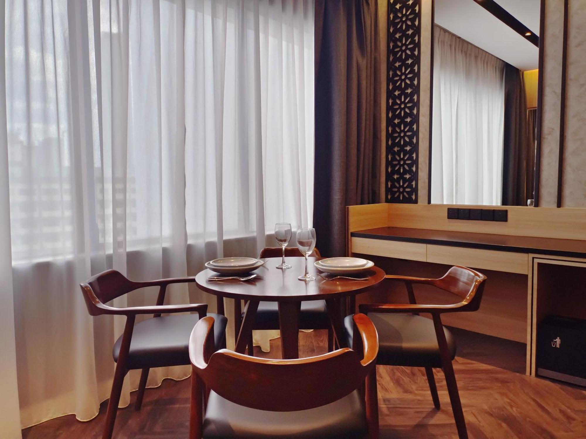 Hotel Royal Signature Kuala Lumpur Exterior photo A dining room